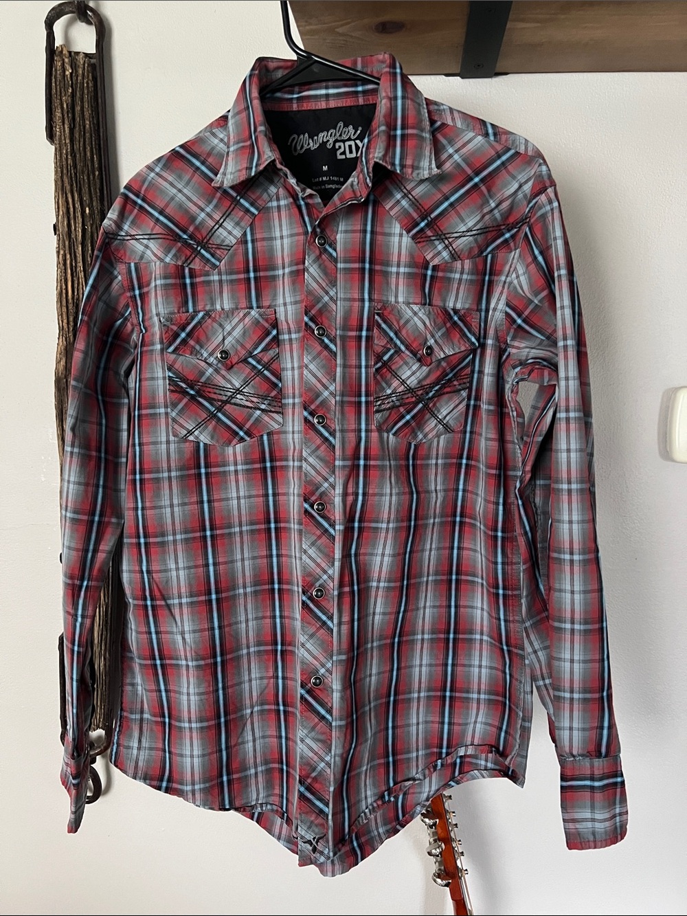 Wrangler 20X men’s snap shirt size medium